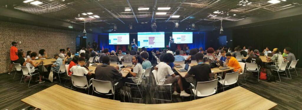 Sala de aula do Google Brasil com mais de 80 participantes para o projeto Black for Ads Academy, realizado em parceria com a BlackRocks.